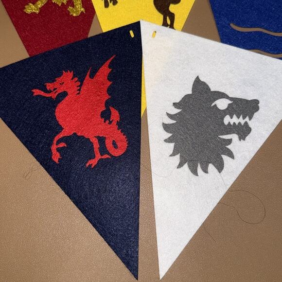 Harry Potter set of 4 party ties and set of 8 decorative party flags whimsical - Picture 3 of 7